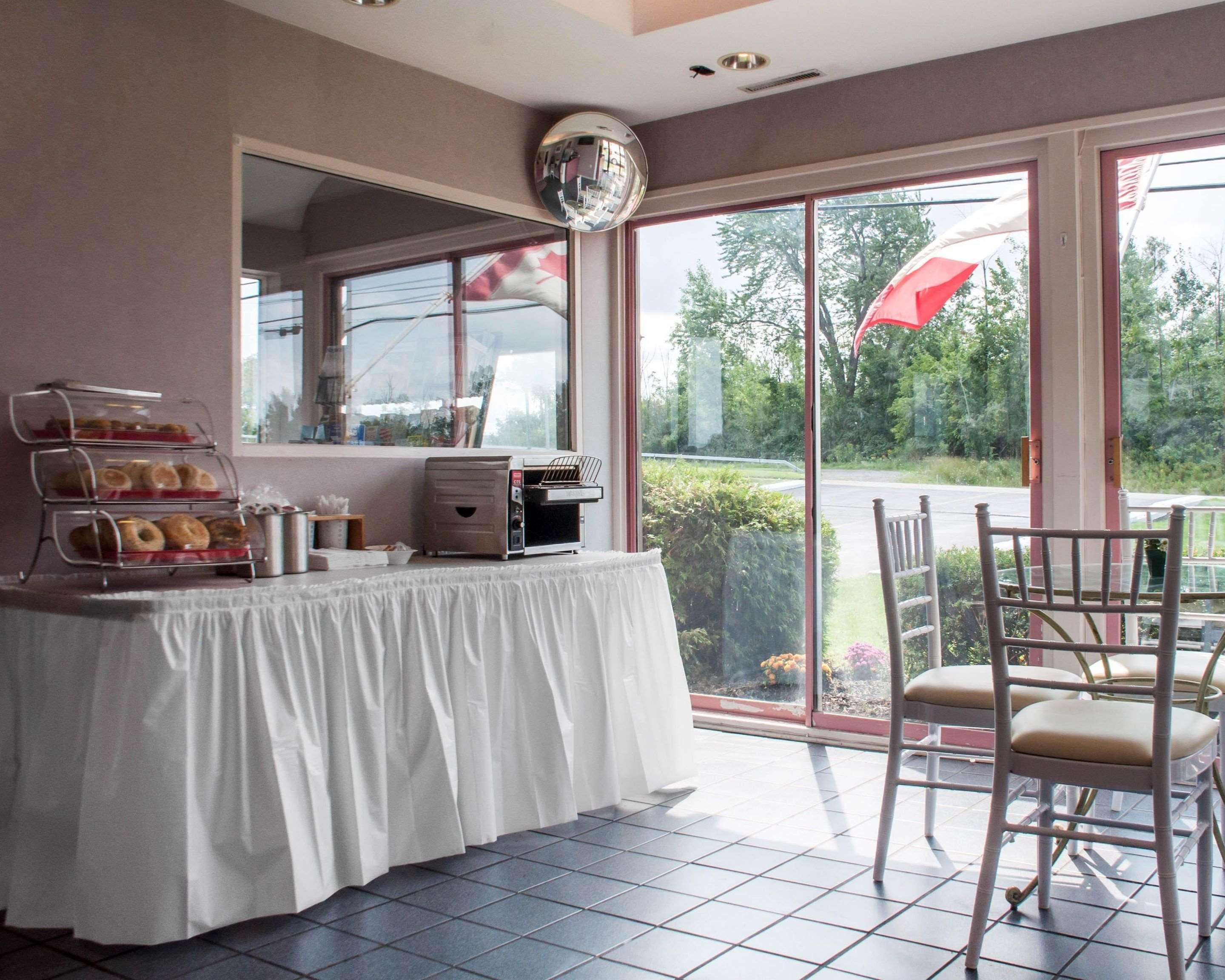 Econo Lodge Buffalo South Blasdell Ngoại thất bức ảnh